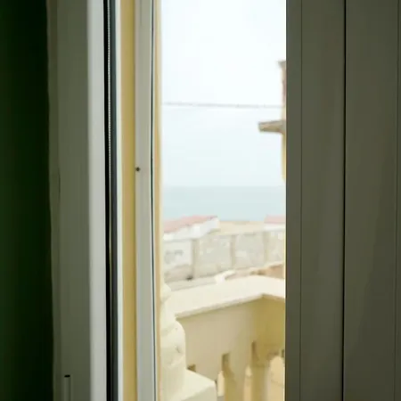 Di Fronte Al Mare By Apulia